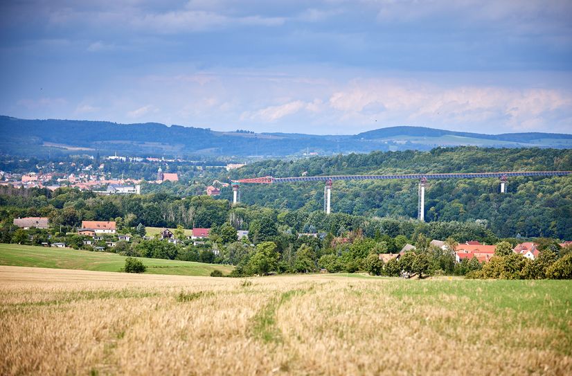Die Brücke über das Gottleubatal ist um weitere 120 Meter gewachsen.