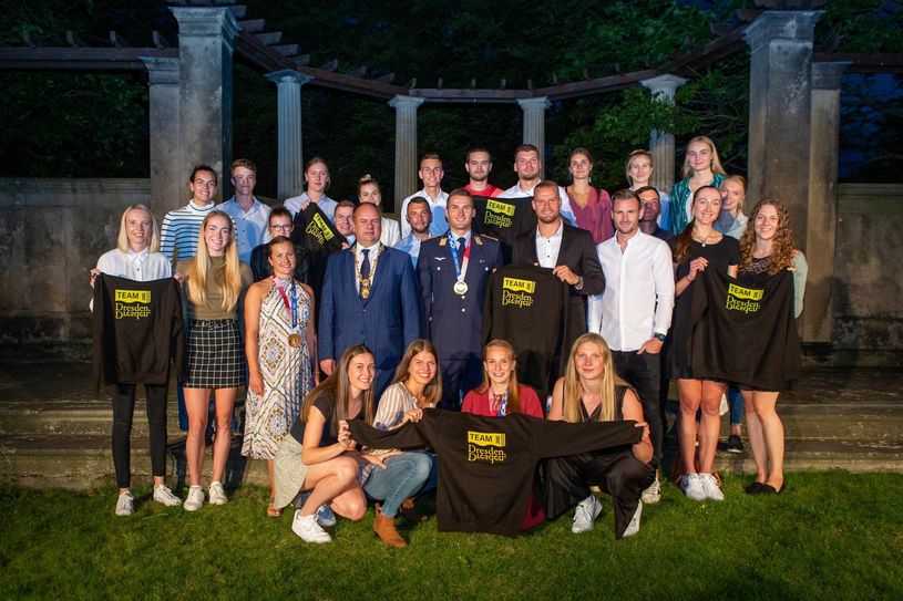 Gruppenfoto der geehrten Sportler(innen). Foto: Landeshauptstadt Dresden
