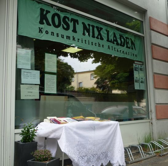 Der Kost-Nix-Laden in der Deffkestraße feiert am Samstag, dem 16. Dezember, sein vierjähriges Bestehen. Foto: privat
