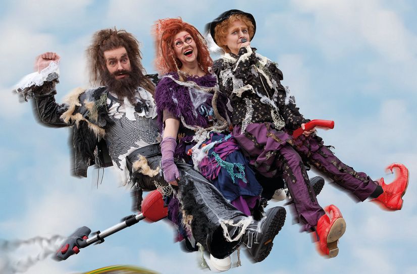 Riese, Hexe und Rumpelstilzchen sorgen zum 28. Theatersommer für Trubel rund um die Ortenburg.