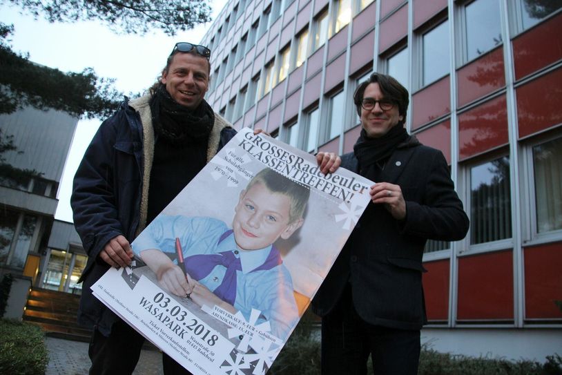 Peter Heilsberg (l.) und Lutz Lippmann organisieren das Große Radebeuler Klassentreffen. Auflage Nr. 5 findet im Wasapark statt.                          Foto Schramm