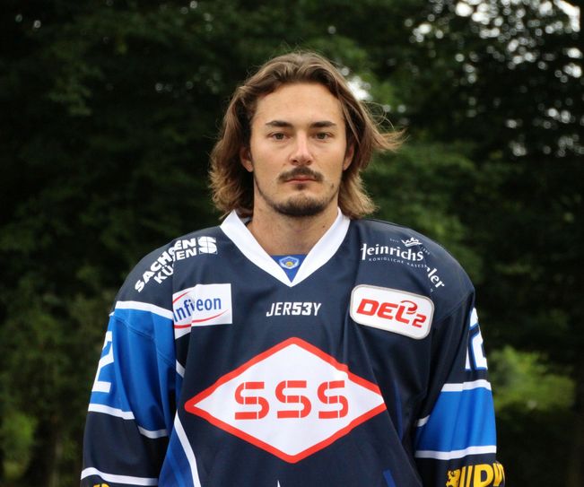 Moritz Israel verlässt die Dresdner Eislöwen Richtung SC Riessersee. Foto: Büttner