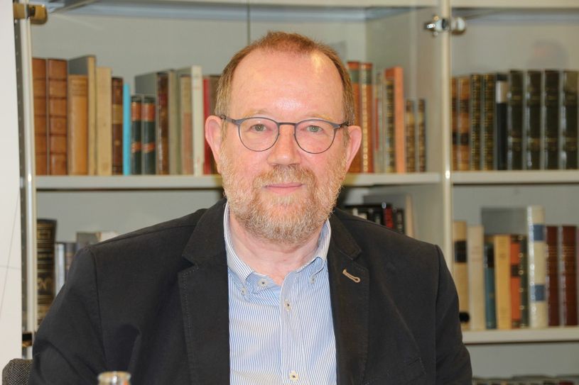 Prof. Dr. Matzerath forscht und lehrt über 500 Jahre exquisite Kochkunst in Sachsen. Fotos: Pönisch