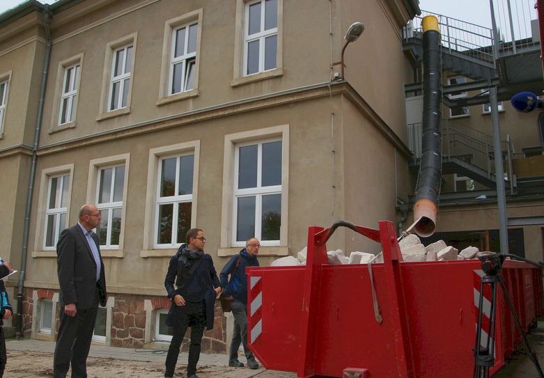 Teilabriss am Questenberg hat begonnen. Foto: Farrar