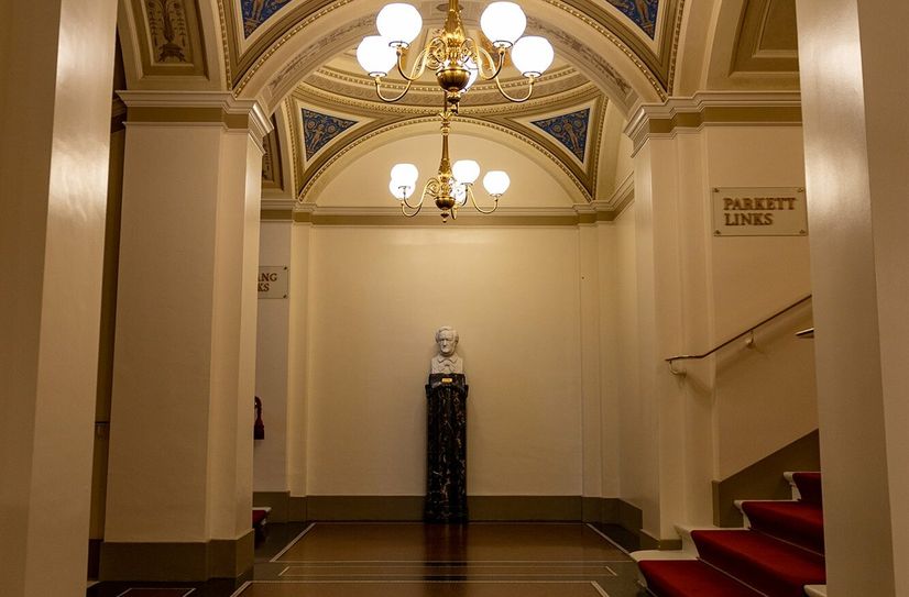 Büste von Richard Wagner in der Semperoper.