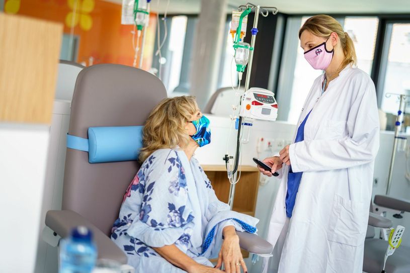 In der interdisziplinären Tagesklinik am NCT/UCC Dresden profitieren Patienten von hellen Räumlichkeiten und der direkten Zusammenarbeit verschiedener medizinischer Fachrichtungen. © NCT/UCC/André Wirsig
