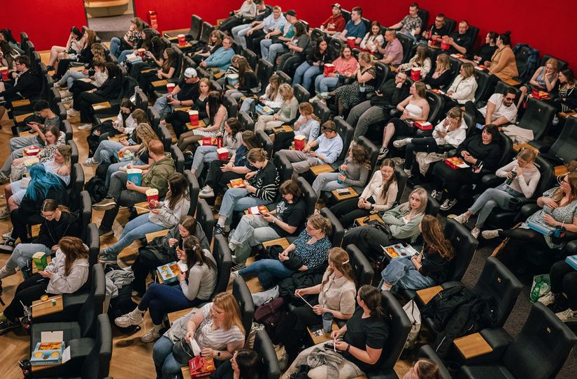 Der neue Markenname der Schule wurde im Filmpalast Görlitz bekannt gegeben.