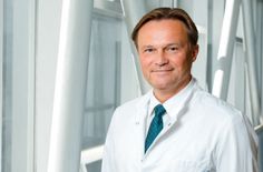 Dr. med. Jaroslaw Pyrc.