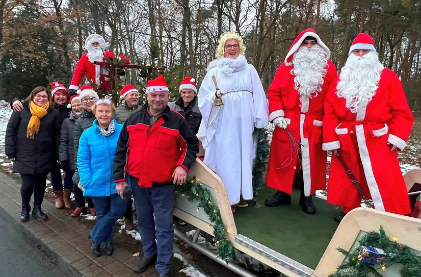 Die Tradition des Nikolaus-Schlittens lebt in Kroppen weiter. Der Staffelstab wurde in diesem Jahr an die jüngere Generation übergeben.