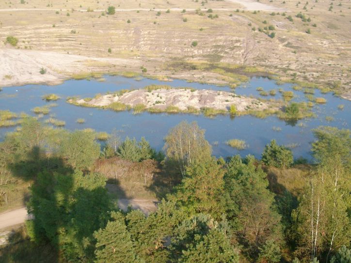 Foto: Ende 2015 endet die Ära Tagebau Jänschwalde Nord. Ab 2018 soll der künftige Ostsee geflutet werden. Dann wird dieser Tümpel wesentlich größer sein. Foto: E. Mohr