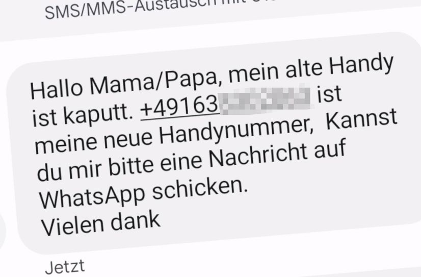 So sehen die betrügerischen Nachrichten aus. Wer antwortet, bekommt recht schnell weitere Nachrichten, dann aber mit der Schilderung von Problemen und der Bitte um Geld.