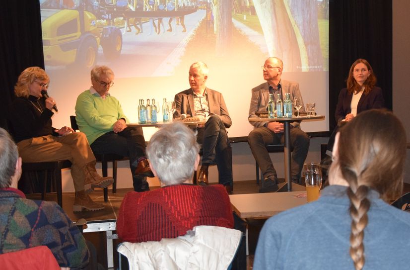 Im Gespräch über die Zukunft der Platte: Queenie Nopper, Axel Fietzek, Dietmar Wolf, Steffen Markgraf und Laura Doyé (v.l.).