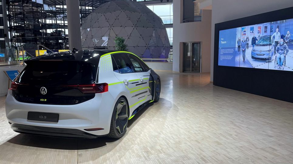 Der neue Wöthersee-ID.3 in der Ausstellung Foto: VW Sachsen