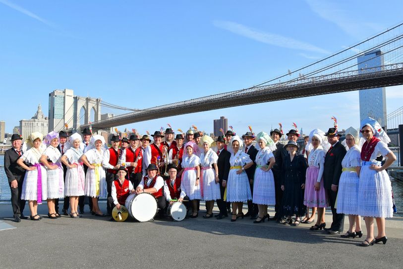 Bei traumhaften Wetter wurde das Gruppenbild mit dem Skylineblick an der Brooklyn-Bridge für die Ewigkeit festgehalten.