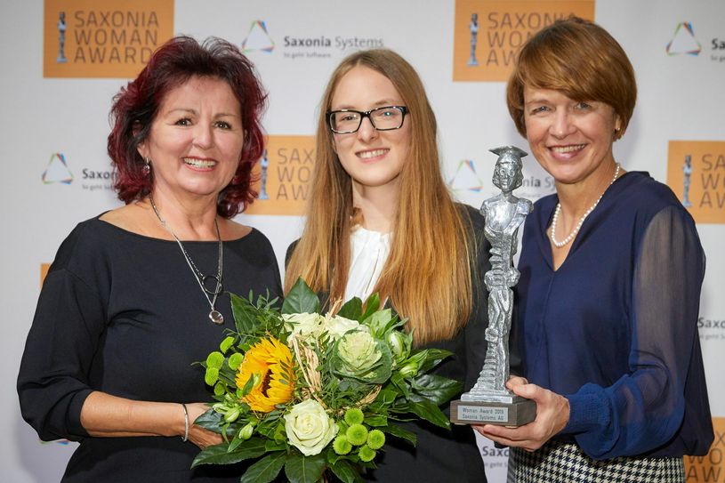Viola Klein, Aufsichtsrätin Saxonia Systems AG, Anja Reusch, Gewinnerin des Saxonia Woman Awards 2019, Elke Büdenbender, Ehefrau des Bundespräsidenten und Schirmherrin des Saxonia Woman Awards (v.l) Foto: Tobias Koch
