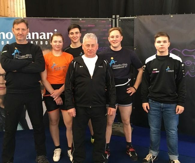 Kraftsportler des AC Lauchhammer e.V. erkämpften bei den Landesmeisterschaften im Bankdrücken fünf Medaillen