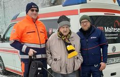 Sebastian Walter und Rigo Marx begleiteten Helfried Krinke bei seiner Herzenswunsch-Tour auf den Brocken. Foto: Malteser Hilfsdienst