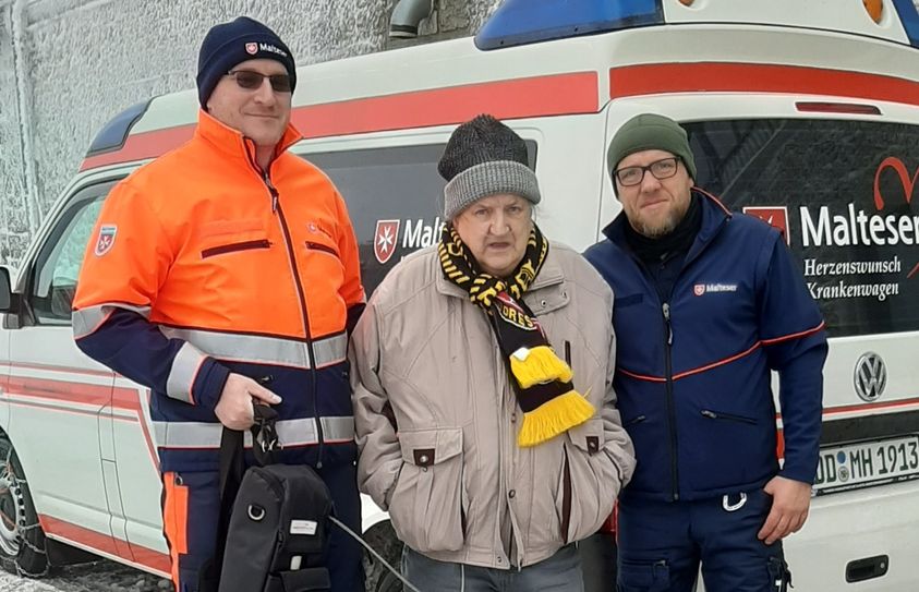 Sebastian Walter und Rigo Marx begleiteten Helfried Krinke bei seiner Herzenswunsch-Tour auf den Brocken. Foto: Malteser Hilfsdienst