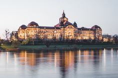In der Sächsischen Staatskanzlei gibt es unter anderem Führungen.