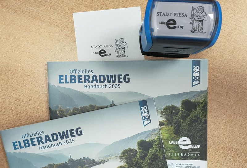 Stempelsammeln in neuen »Elberadweg«. Foto: RI