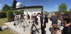 Beim Tag der Offenen Tür an der Radeberger Volkssternwarte erfahren interessierte Besucher Wissenswertes aus der Welt der Astronomie.