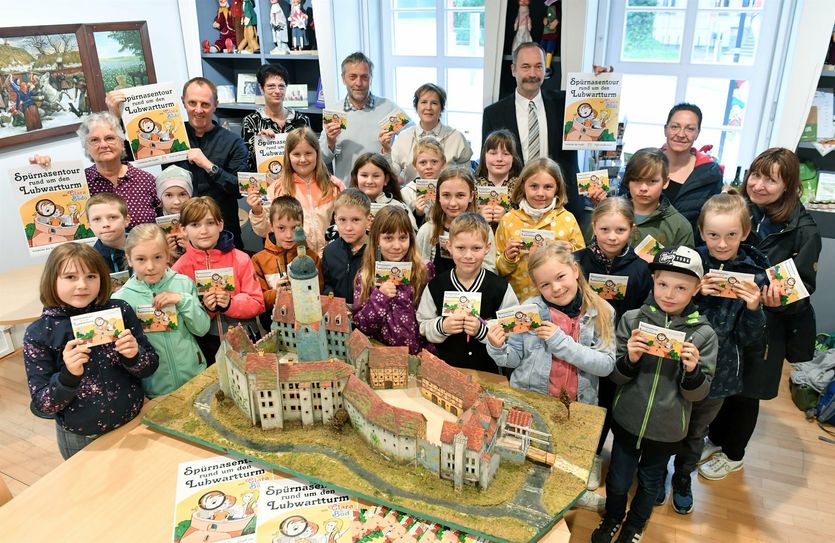Schüler und Schülerinnen der Robert-Reiss-Grundschule gingen am 16. Mai als »Tester« auf Spürnasentour.  Foto: Foto: MVEE/VRS