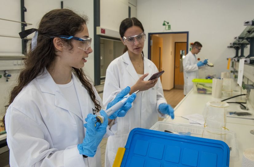 Experiment zur DNA-Analyse im College-Labor an der BTU in Senftenberg.