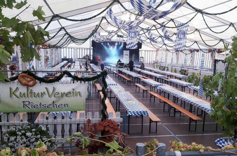 Das Oktoberfest "Danke Ehrenamt!" mit der Verleihung des Lausitz-Preises findet am 19. Oktober um 18 Uhr im Festzelt Rietschen statt. Der Eintritt ist kostenfrei.