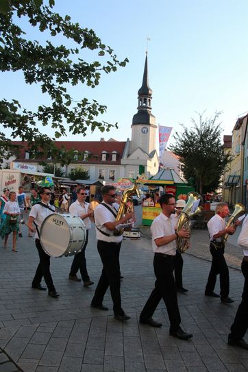 Die Stadtverwaltung setzt auf Bewährtes. Der Festumzug durch die Innenstadt und viel Musik gehören auch in diesem Jahr zum Spremberger Heimatfest.