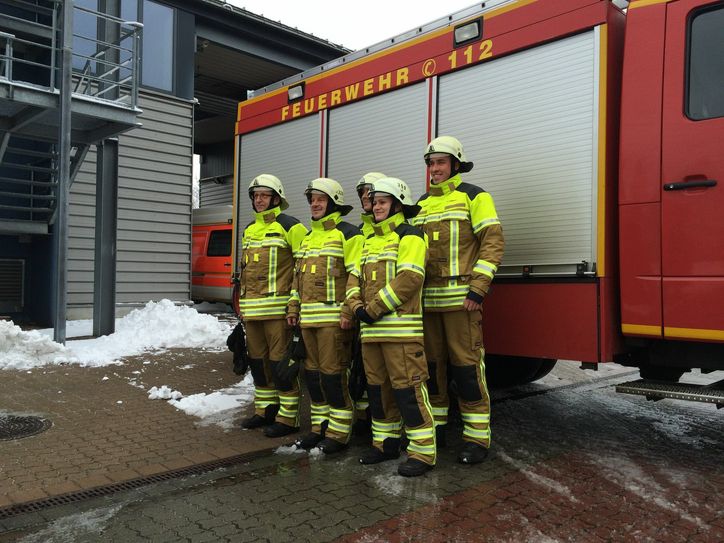 So sieht die neue Dienstkleidung der Cottbuser Feuerwehr aus. Foto: jgl