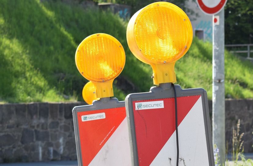 Symbolbild. Auf der Friedensbrücke kommt es morgen zu Verkehrsbeeinträchtigungen.