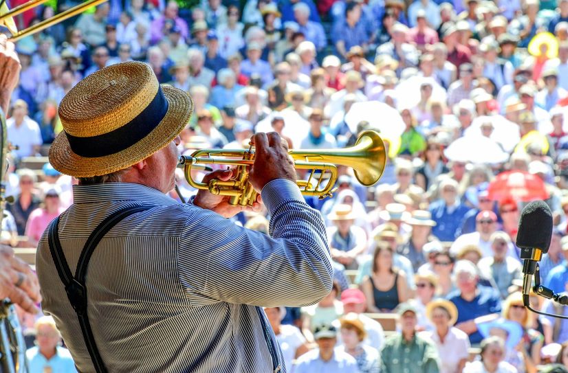 Dixieland-Musik auf der Freilichtbühne »Junge Garde«.  Foto: Hendrik Meyer