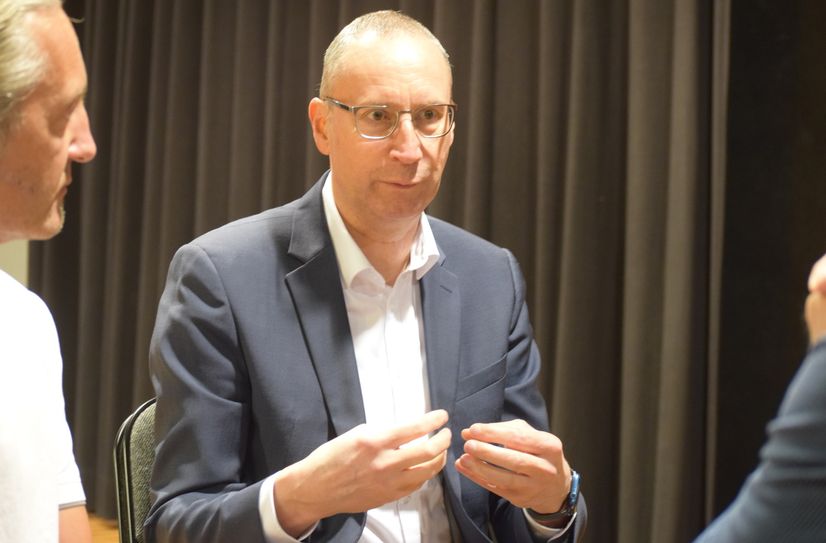 Oberbürgermeister Karsten Vogt stand den Einwohnern der Westvorstadt Rede und Antwort.