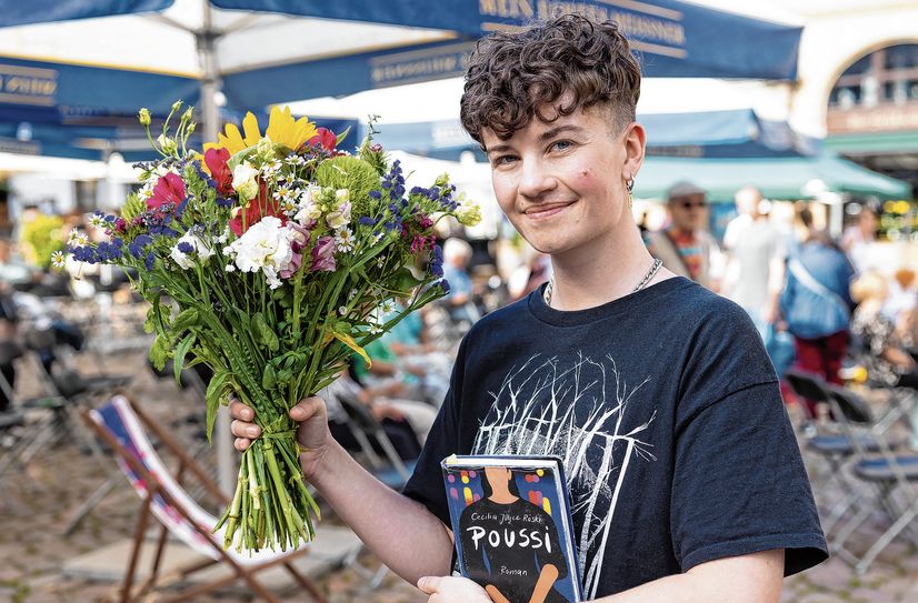 Der zweite Literaturfest-Preis geht an Cécil Joyce Röski für ihren Roman »Poussi«.