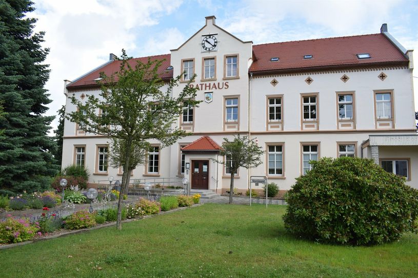 Symbolbild der Gemeindeverwaltung. Die Gemeinde Neukirch/Lausitz lädt zur Einwohnerversammlung ein.