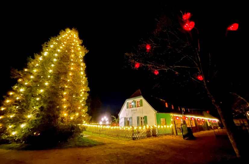 Die Hofewiese erinnert im Advent an alte forstliche Traditionen.