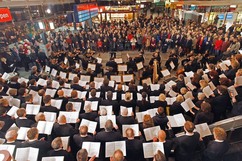 Impression vom Gedenkkonzert im Cottbuser Hauptbahnhof 2015. Foto: Marlies Kross
