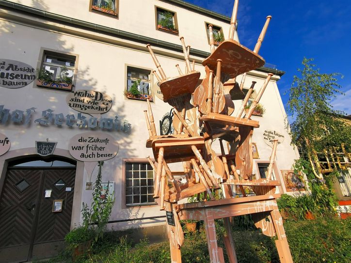 Außenfassade des Lügenmuseums Radebeul.