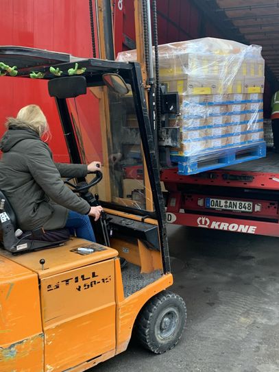 Ausladen der Lebensmittelspende von Nestlé für die Tafel. Foto: pm