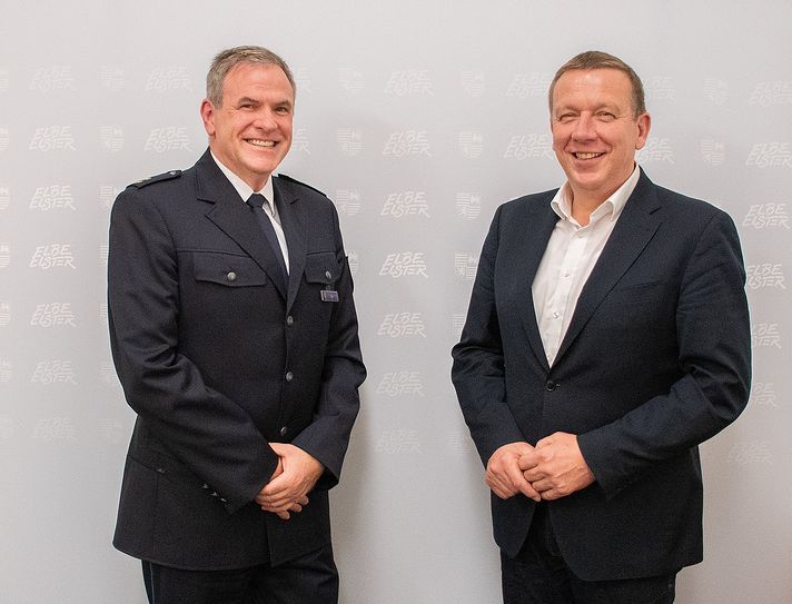Landrat Christian Jaschinski (r.) begrüßte Polizeioberrat Ronny Koch.