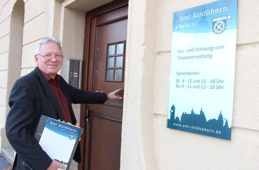 Frank Neubert ist seit dem 1. Mai 2018 Amtsdirektor des Amtes Altdöbern. Zum Ende des laufenden Jahres wird er aus gesundheitlichen Gründen aus seinem Amt ausscheiden.