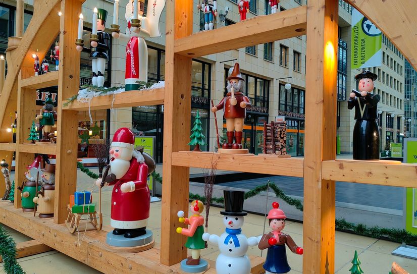 In ihrem Stammhaus hat die Comödie jetzt die kommende Spielzeit vorgestellt - vielleicht mit der ein oder anderen Idee für ein Geschenk?