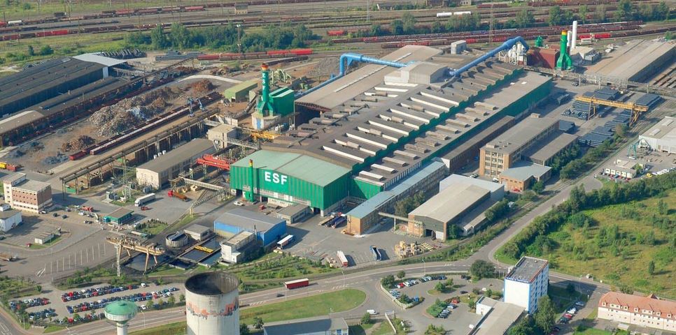 Die Kapazitätserhöhung der Stahlproduktion war korrekt und die Klage der Anwohner gegen die Mehrproduktion wurde jetzt angewiesen, Revision nicht zugelassen. Foto: Feralpi