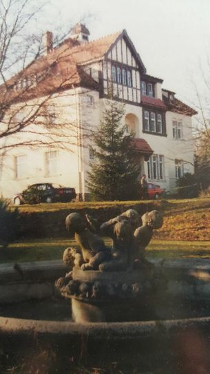 Die verschwundene Steinskulptur. Foto: Polizei