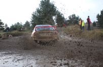Bekannt ist die Rallye für ihre Schotterstrecken.