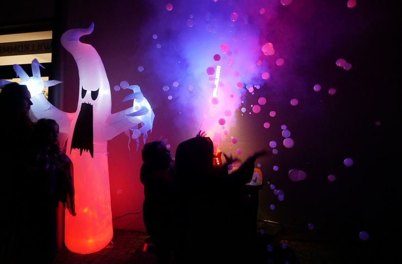 Grusel-Stimmung gehört zur tierischen Halloween-Party natürlich dazu.