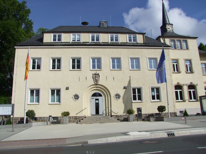 In der Ottendorfer Gemeindeverwaltung nimmt das Projekt »Ortsmitte« einen sehr breiten Raum ein.