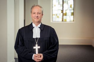 Bischof Dr. Christian Stäblein wird die Predigt in der Kirche Komptendorf halten.