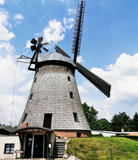 Die Holländerwindmühle in Straupitz.