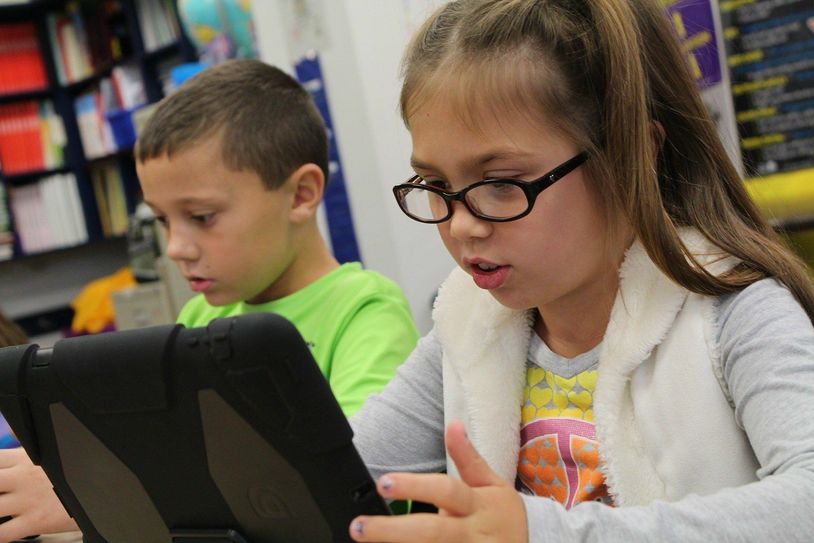 Nur wenige Schüler*innen erleben tatsächlich zu Hause einen echten Online-Distanzunterricht. Foto: pixabay